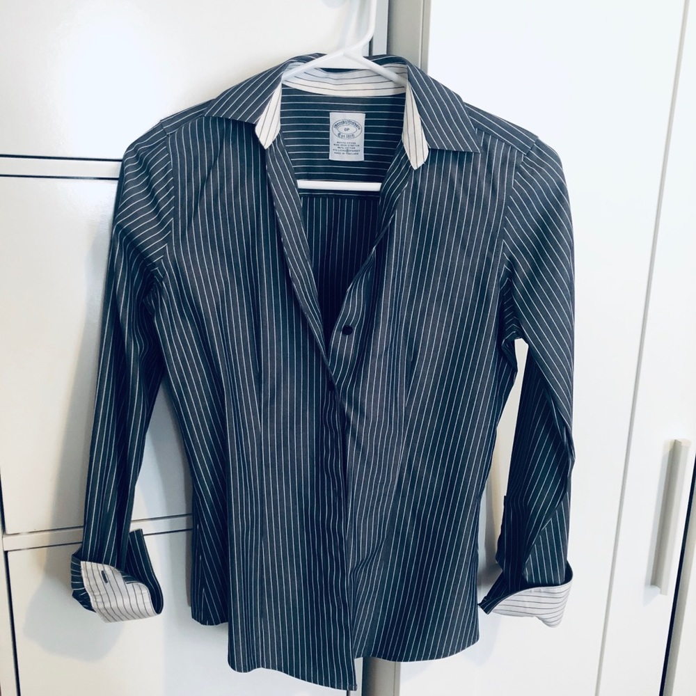 Women’s dress shirt 5/$28 🔴 🔴 SOLD 🔴